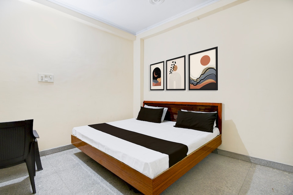 SPOT ON The Royal Inn , Lanka, Varanasi