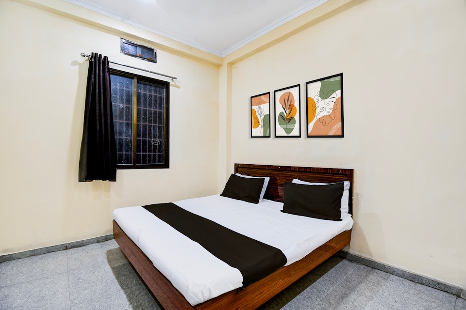 SPOT ON The Royal Inn , Lanka, Varanasi