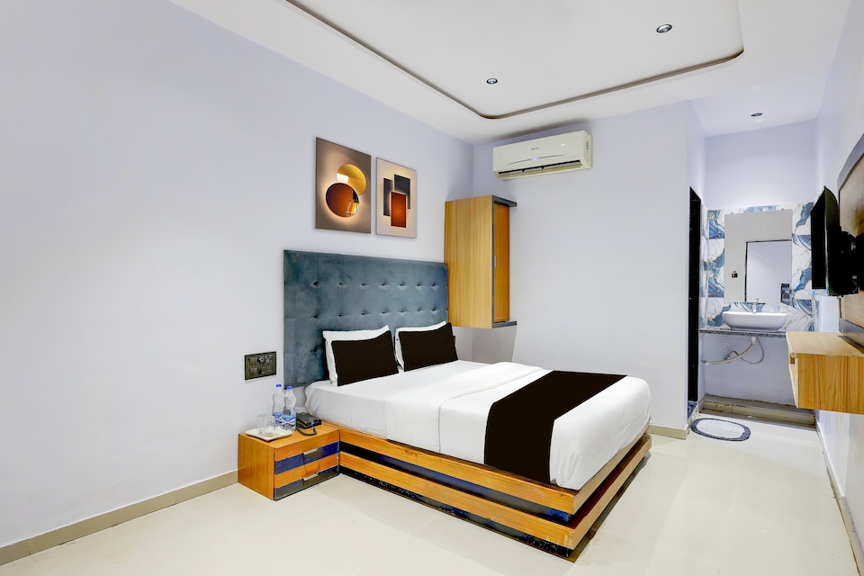 Hotel O Nidhivan palace, Airport Surat, Surat