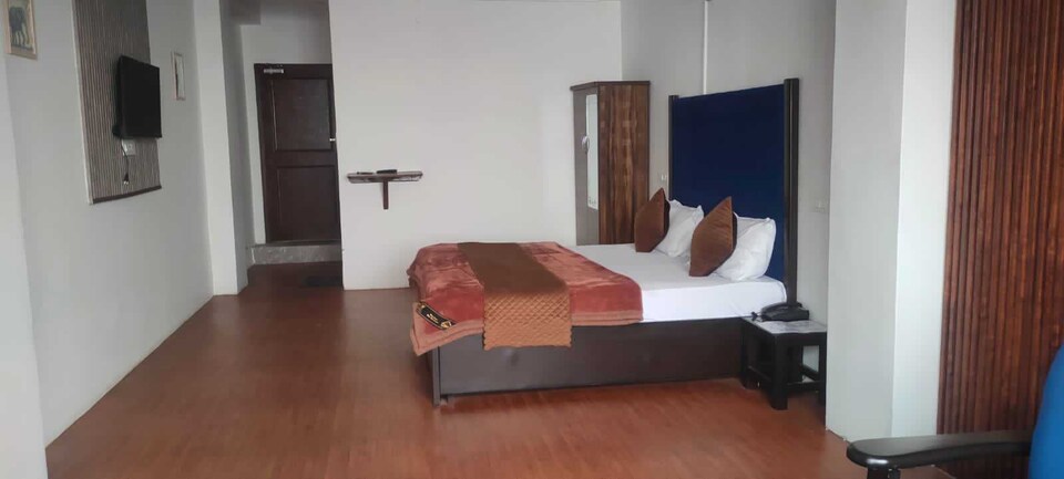 Collection O Summer Hill Railway Junction Formerly Hotel Ganga Palace, Kachighatti- summerhill, Shimla