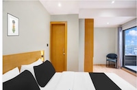 Townhouse Oak Rynjah Market Formerly Classic Comfort Hotel