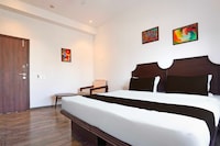 Townhouse Oak Ramdaspeth KRIMS Hospital