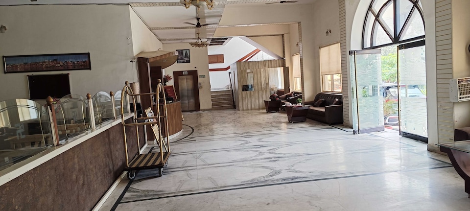 Collection O Taj Empire , Fatehabad Road, Agra