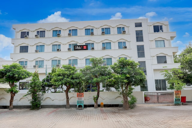Hotel O Taj Empire
