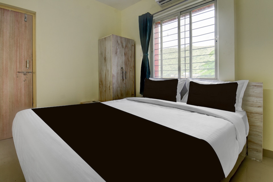 Hotel O Katraj Hills Formerly Krushnai Hills, Katraj Khed Shivapur Pune, Pune