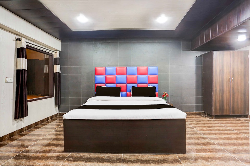 Collection O Haibowal Chowk, Ferozepur Road Ludhiana, Ludhiana