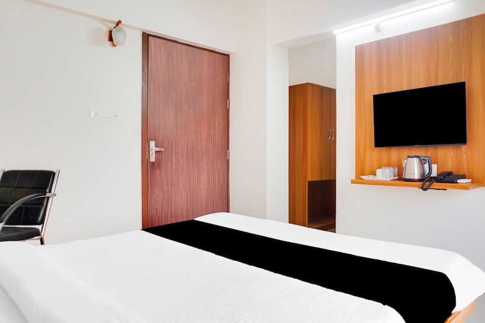 Collection O Lohegaon  Pune Airport, Viman Nagar, Pune