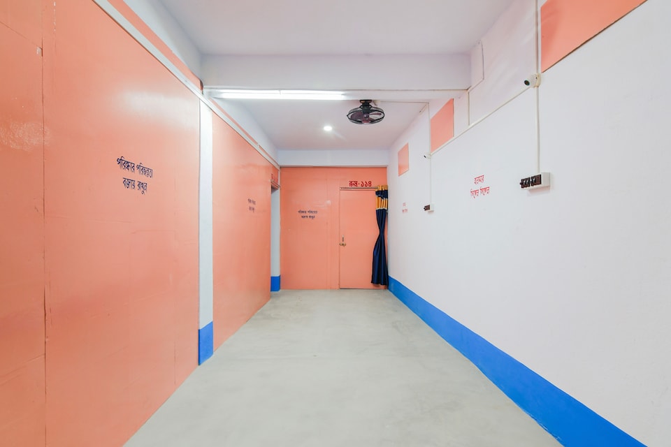 Spot on Milan Guest House, VIP Road Kolkata, Kolkata