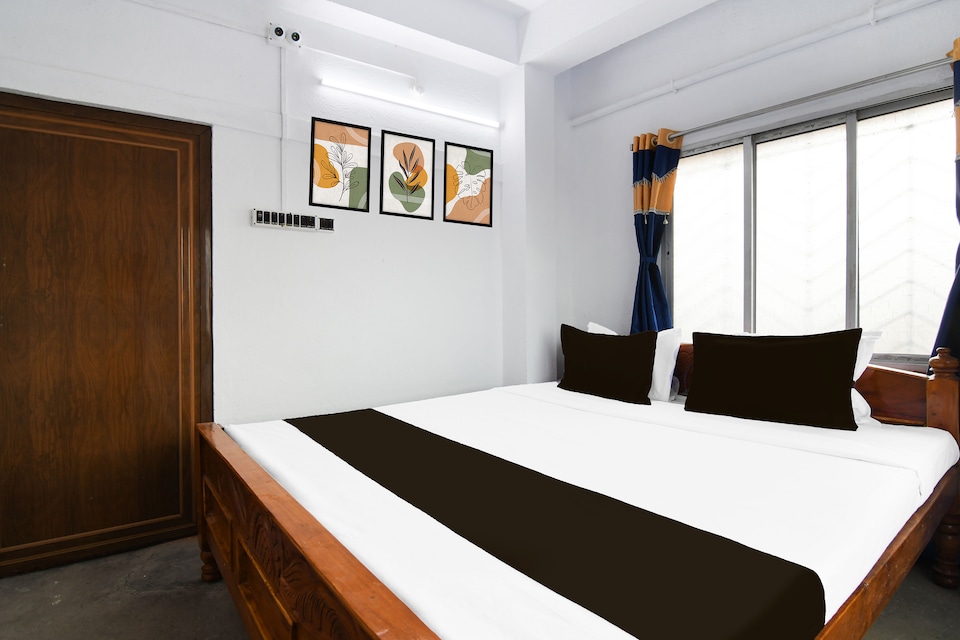 SPOT ON Milan Guest House , VIP Road Kolkata, Kolkata