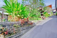 Collection O Bali near Terminal Ubung formerly Batukaru Garden Hotel