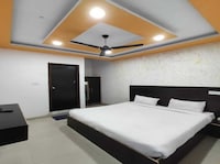 SPOT ON Oyo Hotel Happy House