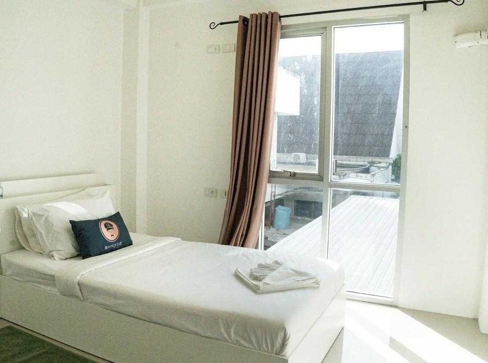  RQ Bangkok Sukhumvit 50 by Collection O, Watthana, Bangkok