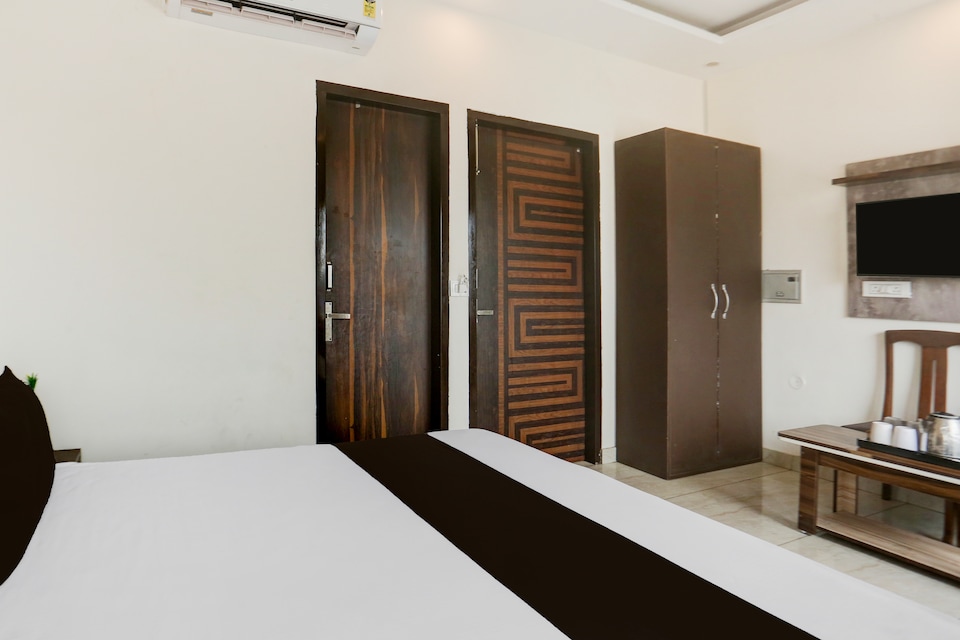 SPOT ON Hotel ACE, Zirakpur, Zirakpur