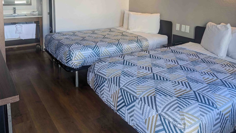 Motel 6 Las Vegas, NV – I-15 Stadium, Central Las Vegas, Las Vegas NV