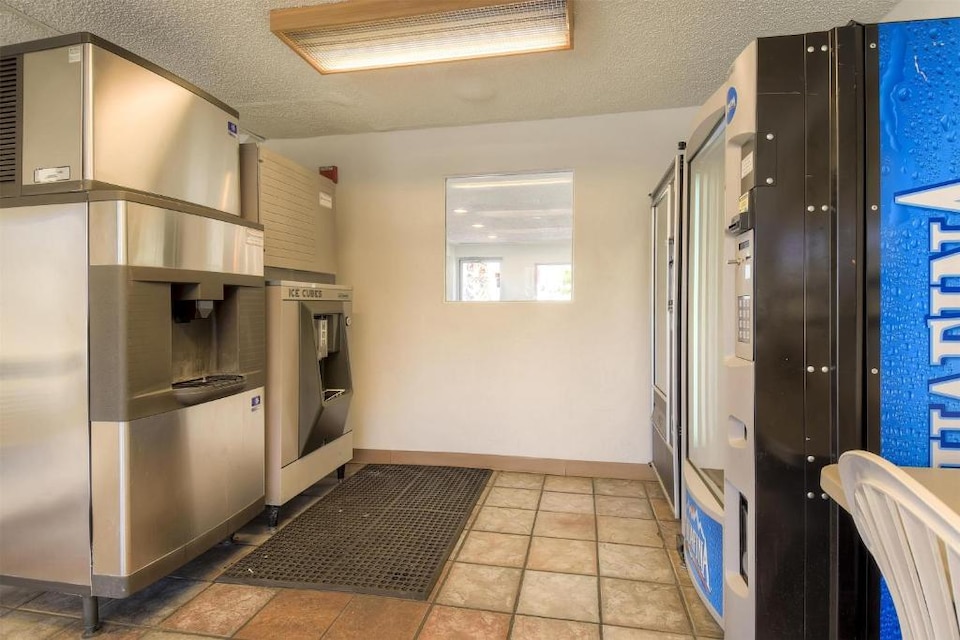 Motel 6 Las Vegas, NV – I-15 Stadium, Central Las Vegas, Las Vegas NV