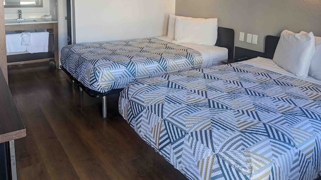 2 Full Beds | Mobility Access RI Shower Nsmk