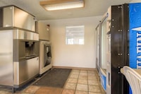 Motel 6 Las Vegas, NV – I-15 Stadium