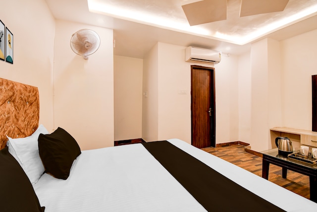 OYO Townhouse Civil Lines Prayagraj Formerly Raj Mahal Palace