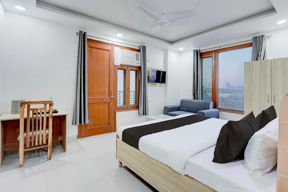 Collection O Sector 135 Noida, Noida Expressway SEZ, Noida