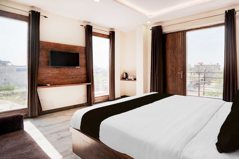 Collection O Taj Nagri Basai, Fatehabad Road, Agra