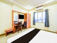 Townhouse Oak Red Hills Lakdikapul