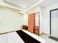 Townhouse Oak Red Hills Lakdikapul