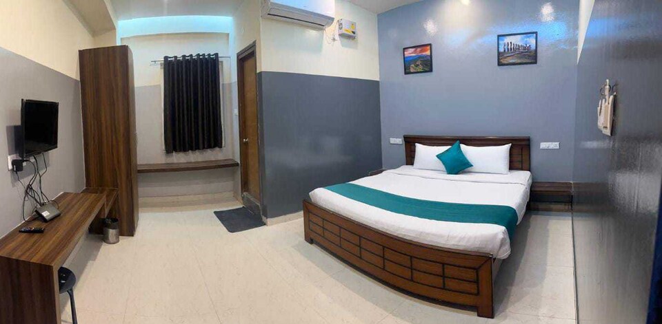 Townhouse JNTU College Metro Station Formerly Spice Table, Kukatpally, Hyderabad