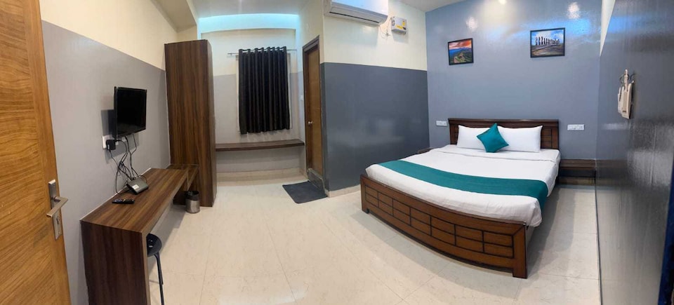 Townhouse JNTU College Metro Station Formerly Spice Table, Kukatpally, Hyderabad