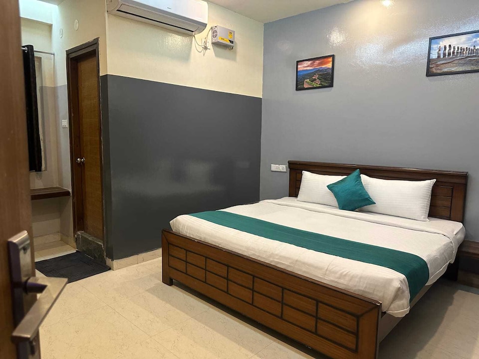 Townhouse JNTU College Metro Station Formerly Spice Table, Kukatpally, Hyderabad