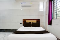 Hotel O Univers Inn