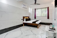 Hotel O Univers Inn