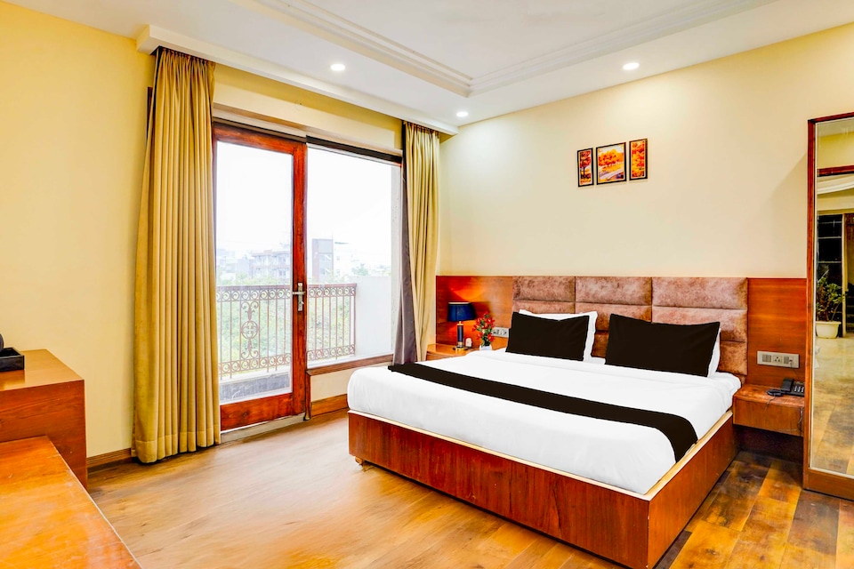 Townhouse Oak Sector 47 Near Medanta, Medanta, Gurgaon