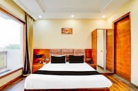 Townhouse Oak Sector 47 Near Medanta