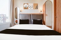 Townhouse Oak Lahartara Railway Bridge Near Bus Stop