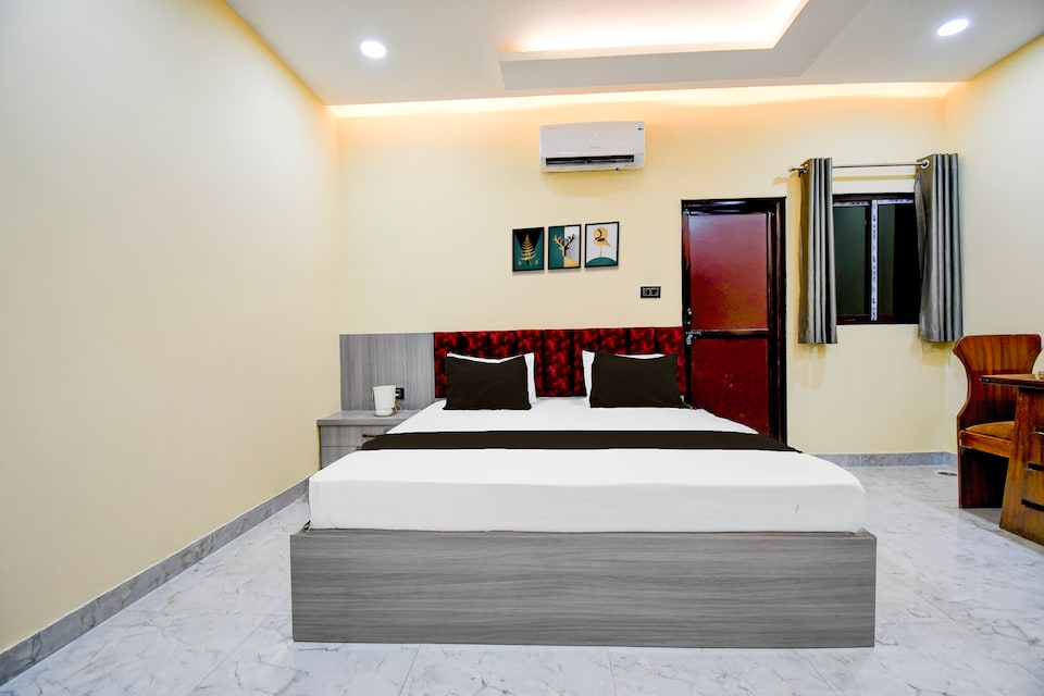 Collection O Gorakhpur Bharat Mata Mandir, Golghar, Gorakhpur