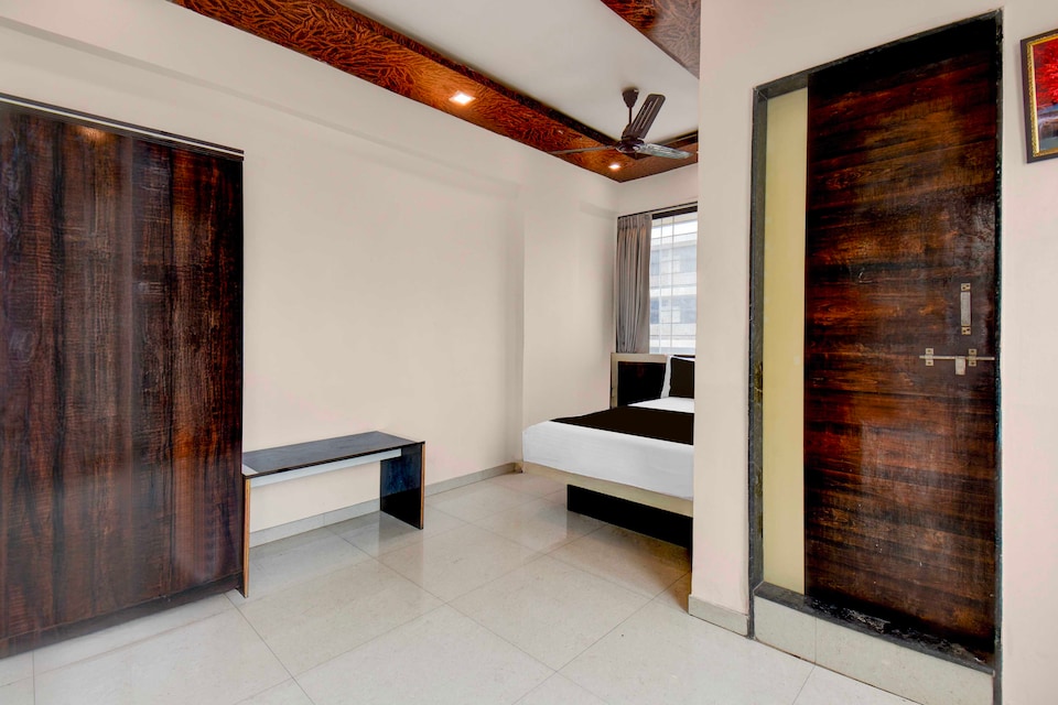 [Day Stay - 12 Hrs Slot: 8 AM to 8 PM] Collection O Chakan MIDC Pune, Chakan Pune, Pune