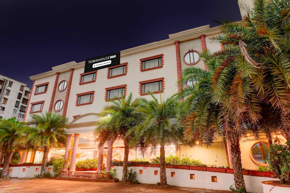 Collection O Gujarat Anand City Bus Station, Gnaesh Chokdi, Anand