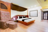 Townhouse Oak Gujarat Anand City Bus Station