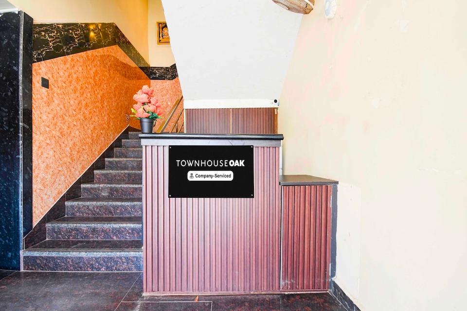 [Day Stay - 12 Hrs Slot : 8 AM to 8 PM] Collection O Puri Jagannatha Temple, Baliapanda Puri, Puri