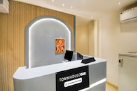 [Day Stay - 12 Hrs Slot: 8 AM to 8 PM] Collection O Yamuna Bridge Prayagraj