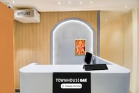 [Day Stay - 12 Hrs Slot: 8 AM to 8 PM] Collection O Yamuna Bridge Prayagraj