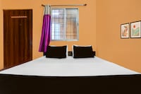 SPOT ON Hotel Aman Restaurant And Sweets 