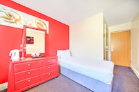 GO2 Gloucester Hotel by OYO