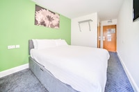 GO2 Gloucester Hotel by OYO
