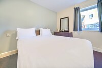 GO2 Gloucester Hotel by OYO