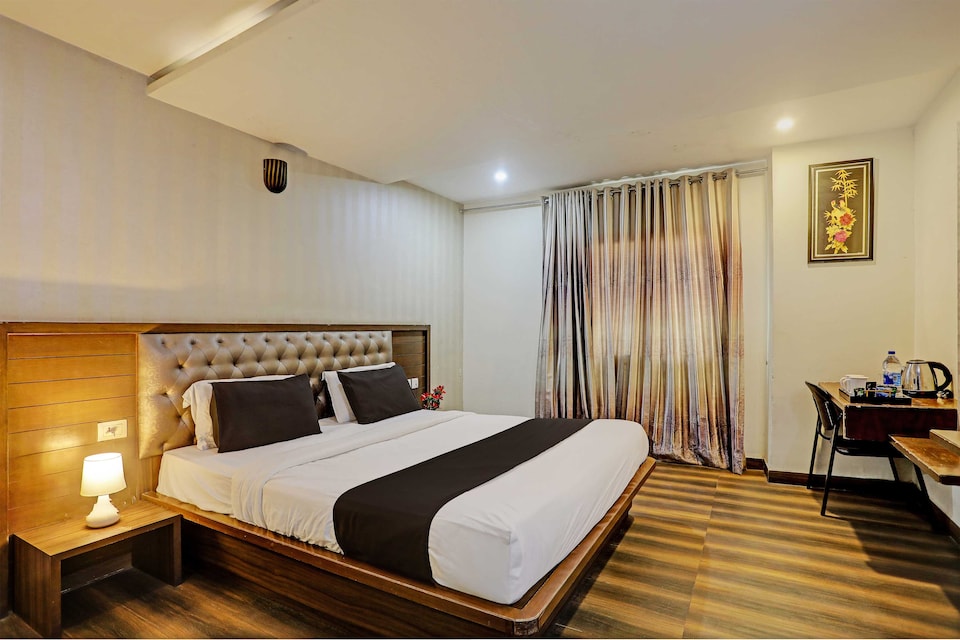 [Day Stay - 12 Hrs Slot: 8 AM to 8 PM] Collection O Kothapet, LB Nagar-Uppal, Hyderabad
