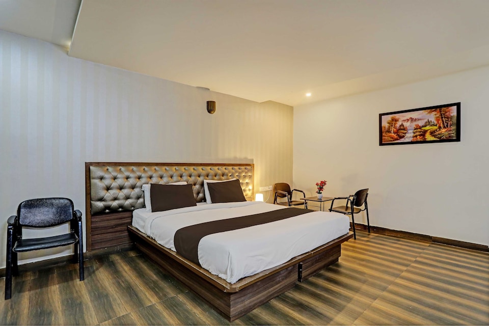 [Day Stay - 12 Hrs Slot: 8 AM to 8 PM] Collection O Kothapet, LB Nagar-Uppal, Hyderabad