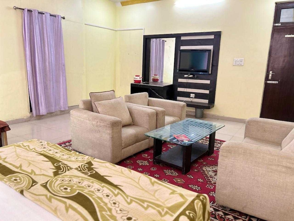 SPOT ON Jaya Palace Hotel, Dholpur, Dholpur