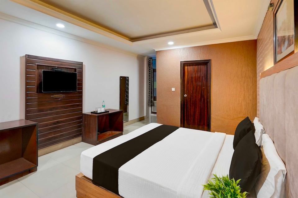 Hotel O Awas Vikas Near Bus Stand, Rudrapur, Rudrapur