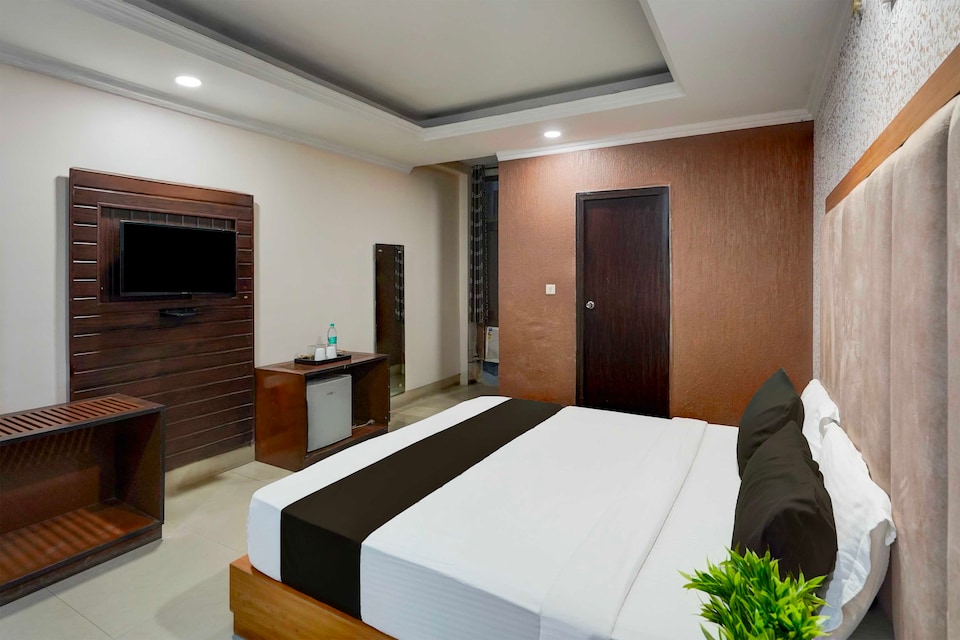 Hotel O Awas Vikas Near Bus Stand, Rudrapur, Rudrapur